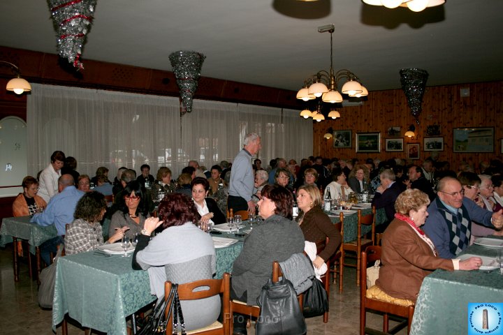 Pranzo Anziani 2011 (10).jpg